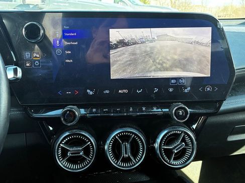 Used 2024 Chevrolet Blazer EV LT image 23