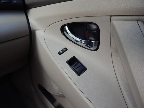 Used 2009 Toyota Camry LE image 21