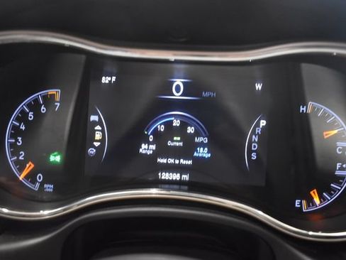 Used 2014 Jeep Grand Cherokee Laredo w/ Quick Order Package 23E AWD/4WD image 25