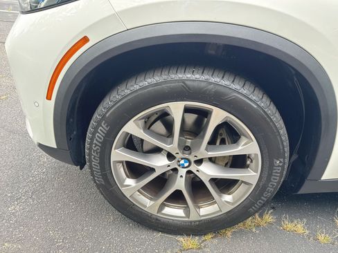 Used 2024 BMW X5 xDrive40i w/ Premium Package AWD/4WD image 13