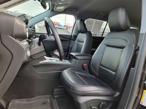 Certified 2022 Ford Explorer XLT w/ Equipment Group 202A image 20
