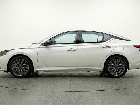 Used 2025 Nissan Altima 2.5 SV image 5