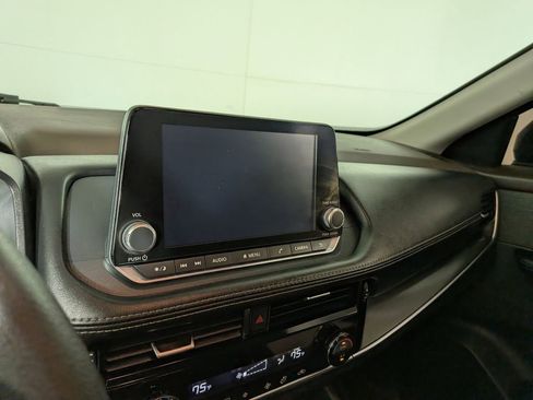 Used 2021 Nissan Rogue SV image 23