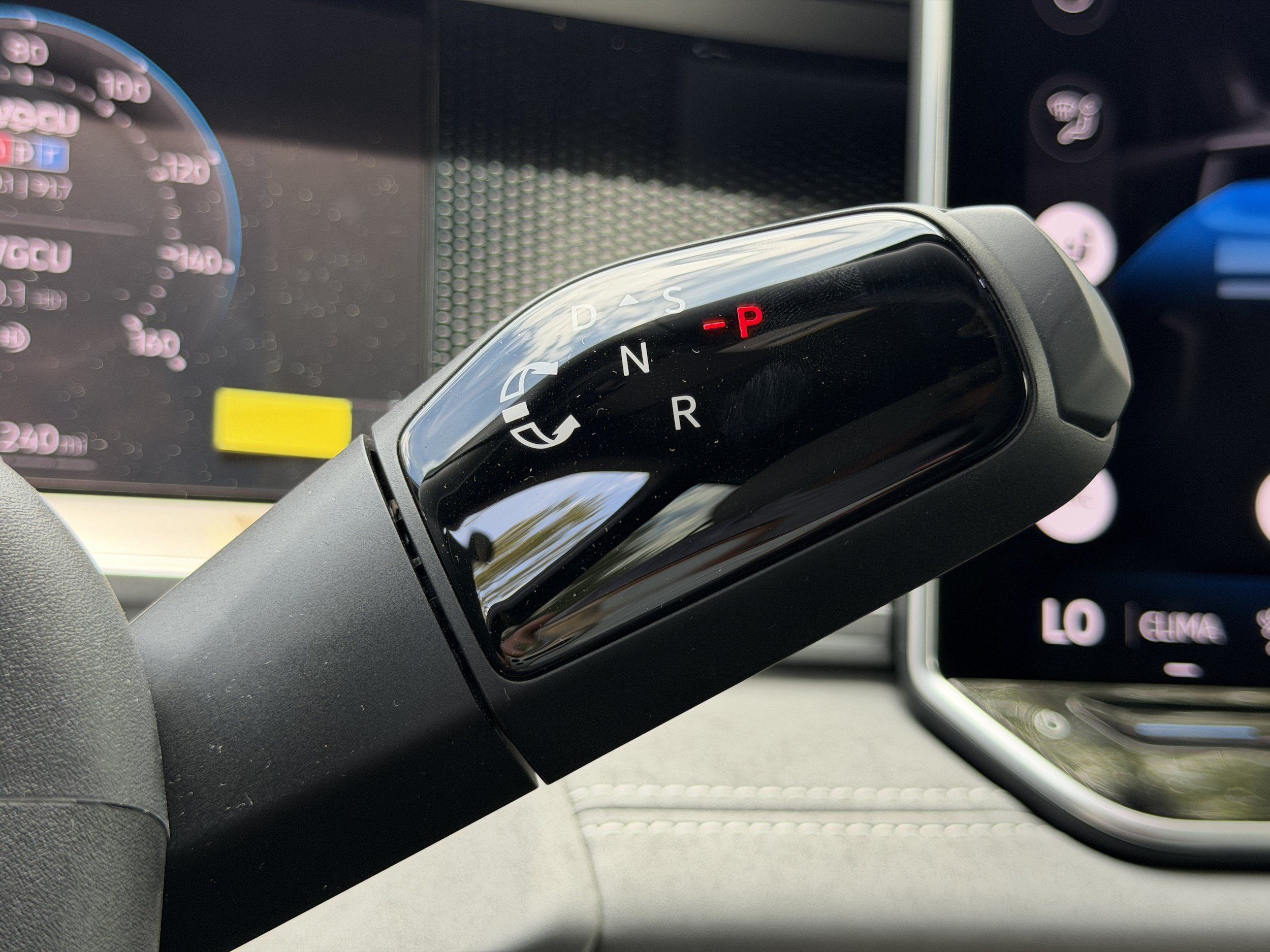 New 2026 Volkswagen Tiguan SE R-Line FWD image 28