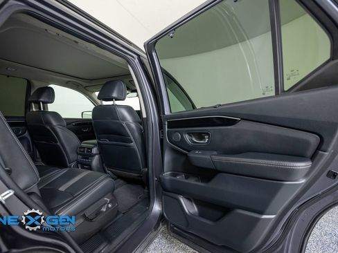 Used 2025 Honda Pilot Touring image 34