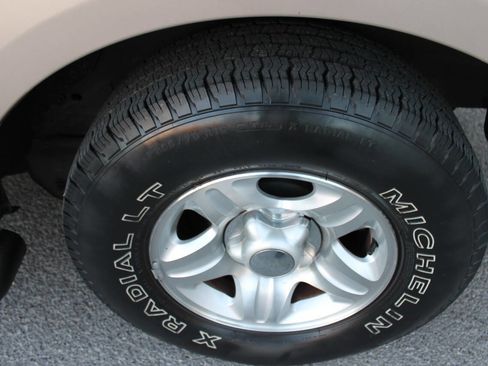 Used 1998 Ford Expedition XLT image 17