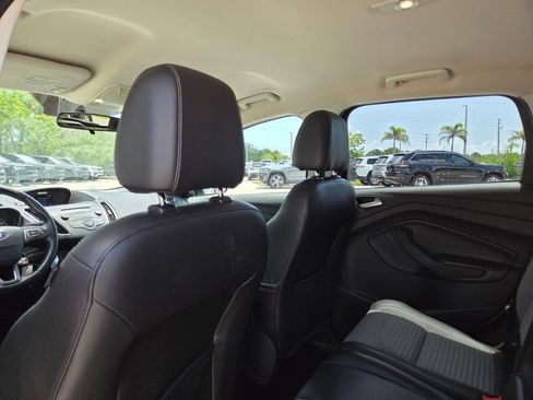 Used 2017 Ford Escape SE w/ SE Sport Appearance Package AWD/4WD image 24