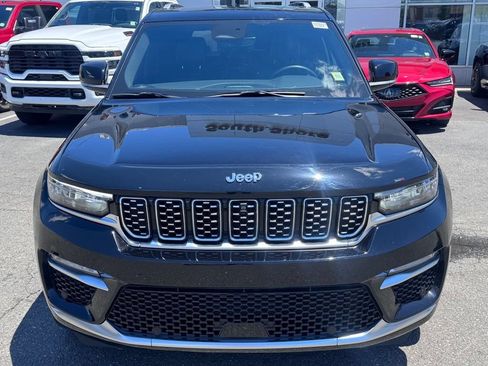 Used 2023 Jeep Grand Cherokee Summit w/ Luxury Tech Group V AWD/4WD image 2
