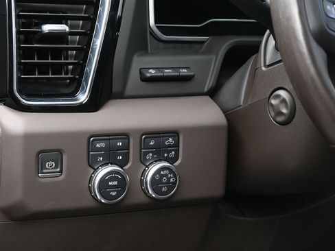Used 2022 GMC Sierra 1500 Denali w/ Denali Reserve Package AWD/4WD image 23