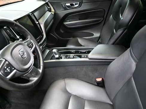 Used 2024 Volvo XC60 B5 Core AWD/4WD image 23