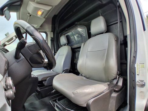 Used 2019 Ford Transit 250 148 Medium Roof RWD image 10