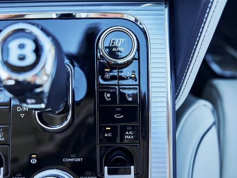 Used 2024 Bentley Flying Spur V8 AWD/4WD image 66