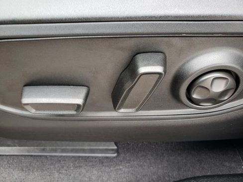 Used 2022 Jeep Grand Cherokee Limited image 23