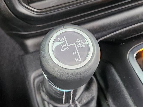 Used 2023 Jeep Wrangler Sahara image 27