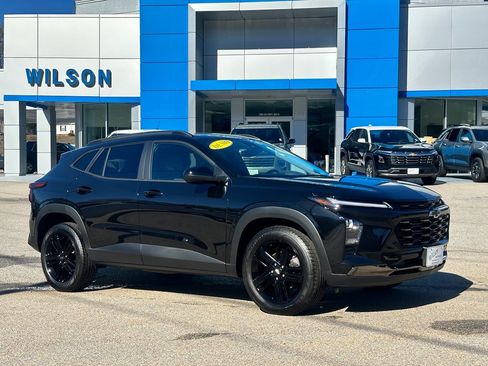 New 2025 Chevrolet Trax ACTIV image 1