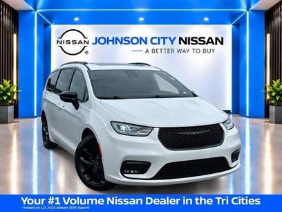Used 2025 Chrysler Pacifica Limited