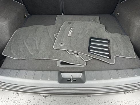 Certified 2025 Nissan Kicks SR image 19