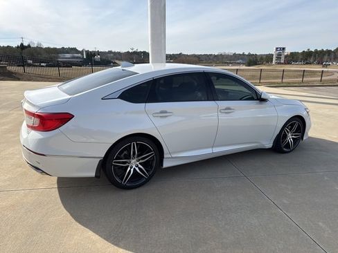 Used 2021 Honda Accord Touring image 3