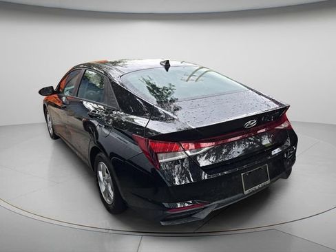 Used 2023 Hyundai Elantra SE FWD image 7