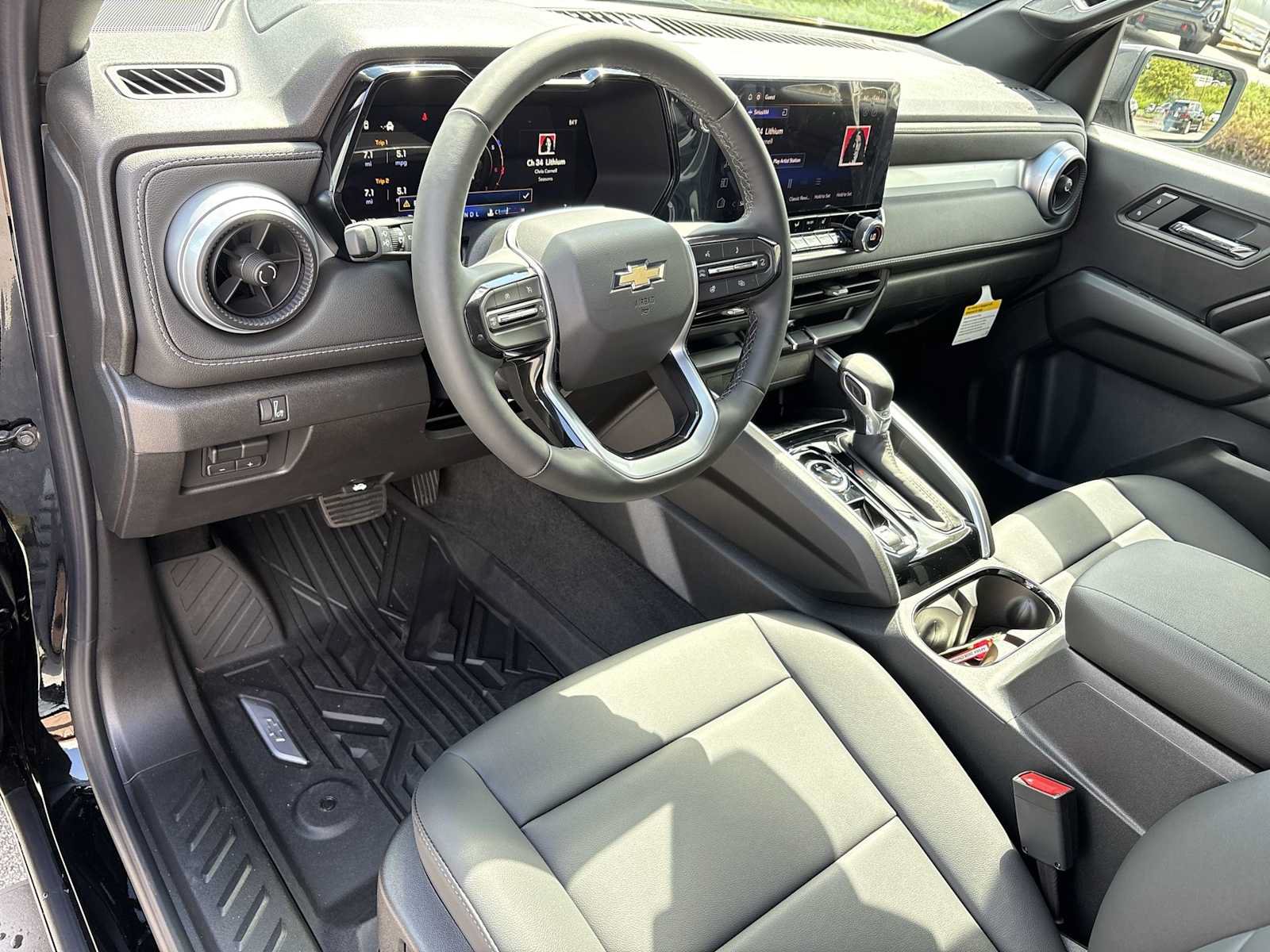 New 2026 Chevrolet Colorado LT w/ LT Convenience Package AWD/4WD image 10