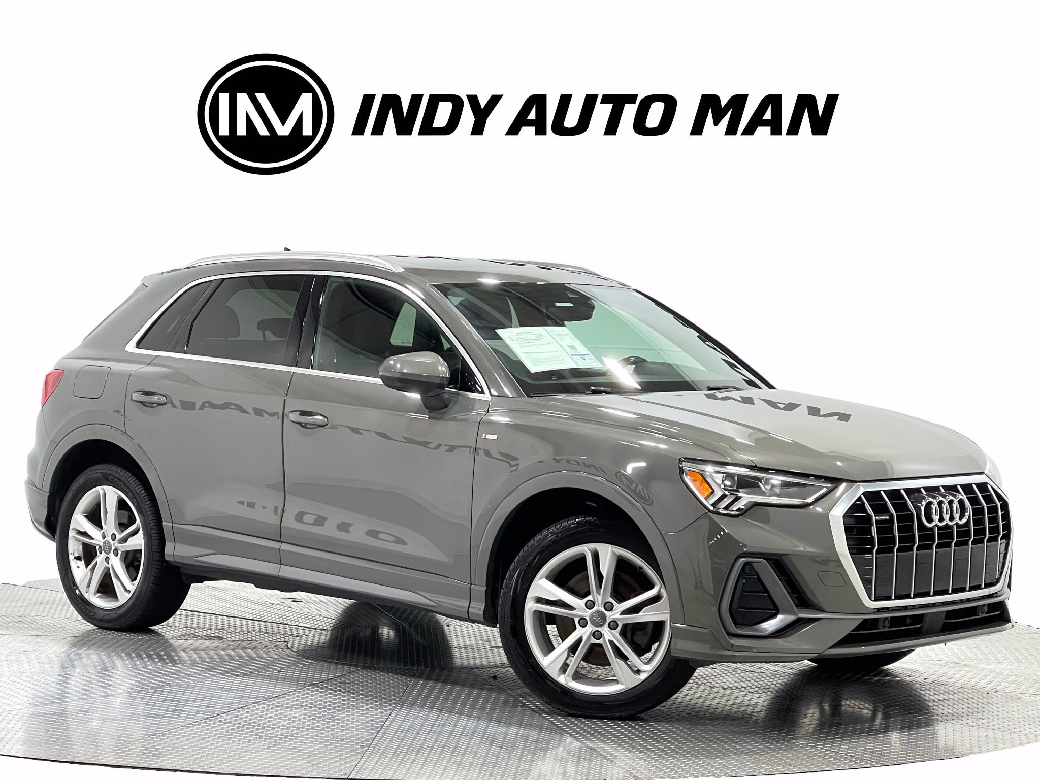 Used 2020 Audi Q3 2.0T Premium Plus AWD/4WD image 2