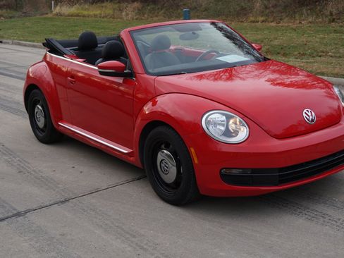 Used 2014 Volkswagen Beetle 2.5 image 7