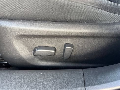 Used 2025 Nissan Altima 2.5 SV FWD image 19