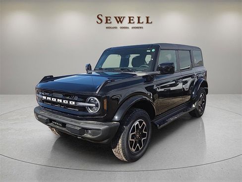 New 2025 Ford Bronco Outer Banks image 1