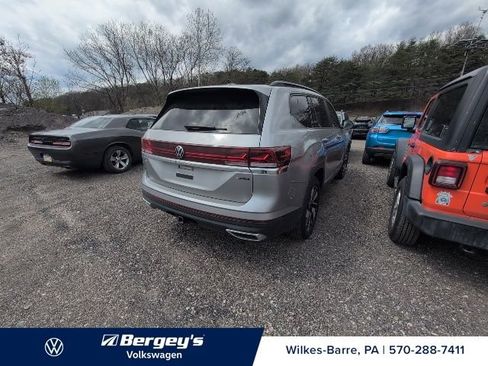 Certified 2025 Volkswagen Atlas SE AWD/4WD image 9