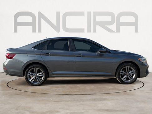 Certified 2023 Volkswagen Jetta SE w/ Panoramic Sunroof Package FWD image 11