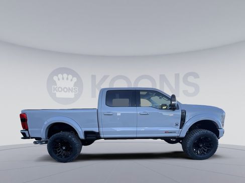 New 2026 Ford F250 Lariat w/ Black Appearance Package image 8