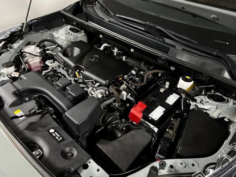 Certified 2022 Toyota RAV4 XLE FWD image 11