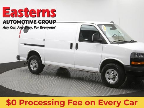 Used 2021 Chevrolet Express 3500 w/ Driver Convenience Package RWD image 44