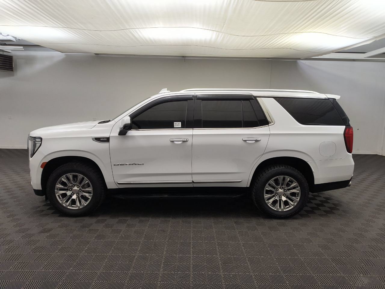 Used 2021 GMC Yukon Denali AWD/4WD image 2