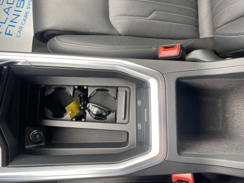 Used 2022 Audi e-tron Prestige w/ Prestige Package image 17