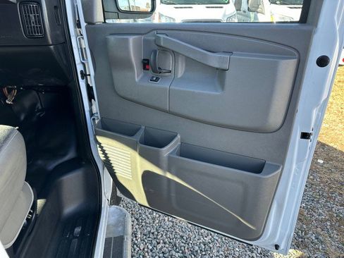 Used 2020 Chevrolet Express 2500 w/ Driver Convenience Package image 27