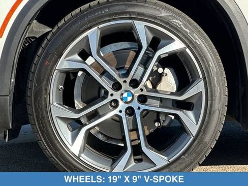 Used 2022 BMW X5 xDrive40i w/ Premium Package AWD/4WD image 29