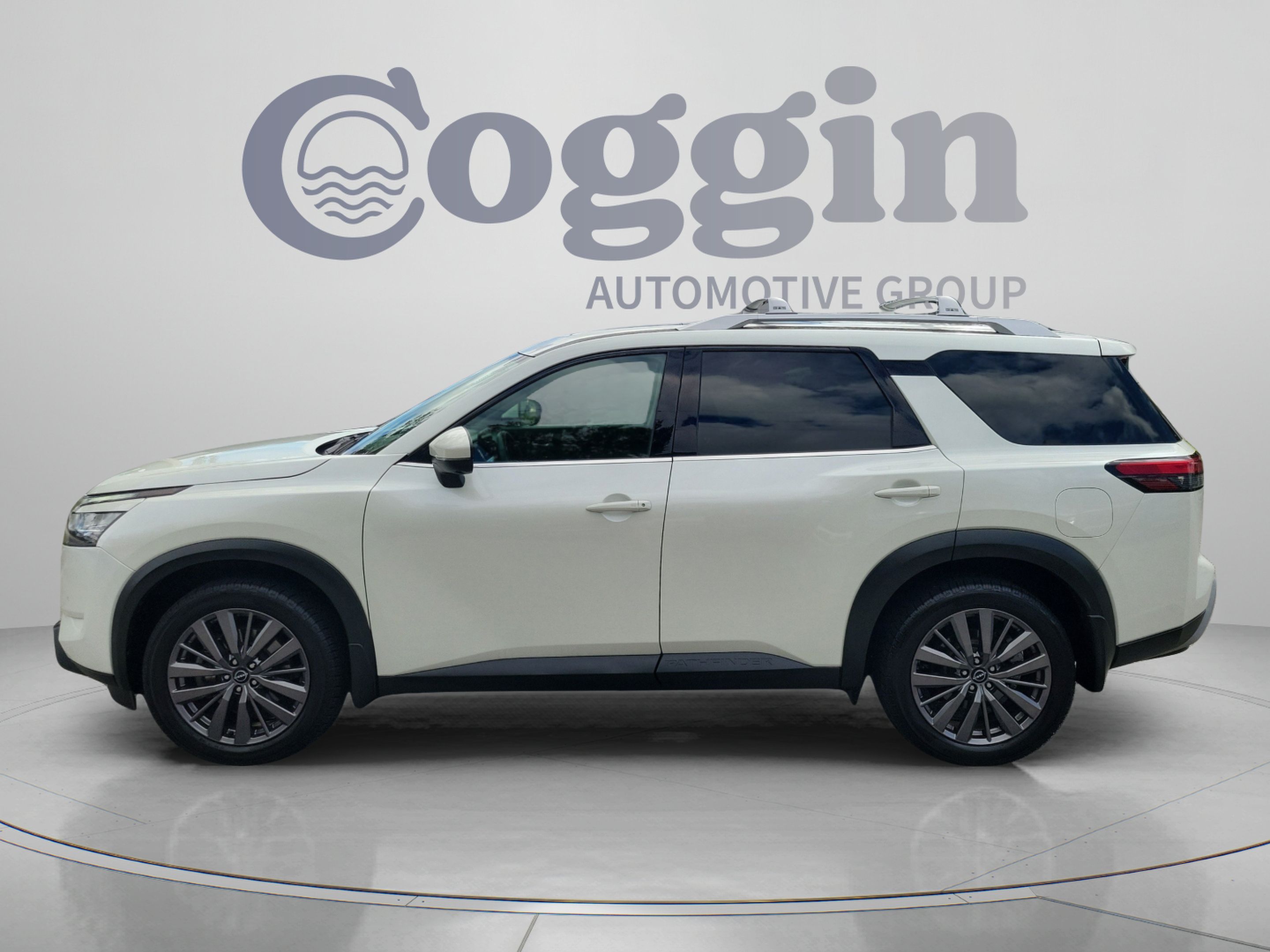 Used 2022 Nissan Pathfinder SL w/ SL Premium Package AWD/4WD image 2