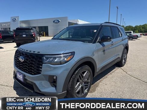 New 2026 Ford Explorer ST-Line AWD/4WD image 1