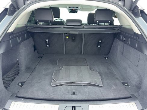 Used 2024 Land Rover Range Rover Velar S image 12