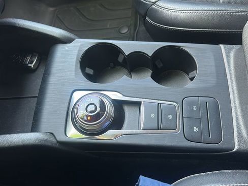 Used 2020 Ford Escape SEL image 18