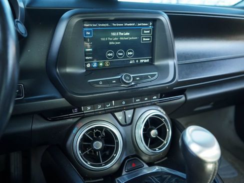 Used 2019 Chevrolet Camaro LT RWD image 8