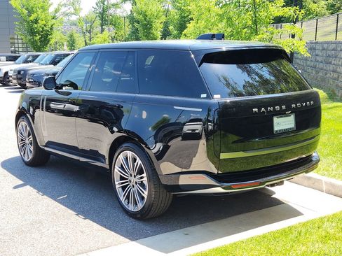 Used 2025 Land Rover Range Rover SE AWD/4WD image 12