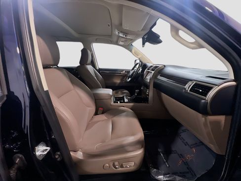 Used 2021 Lexus GX 460 Premium w/ Accessory Package AWD/4WD image 22