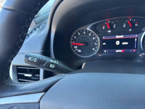 Used 2023 GMC Terrain SLT image 22