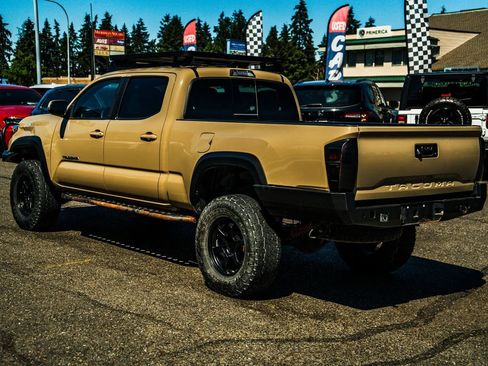 Used 2019 Toyota Tacoma TRD Off-Road AWD/4WD image 13