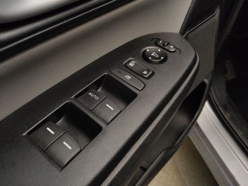 Used 2019 Honda CR-V LX image 27