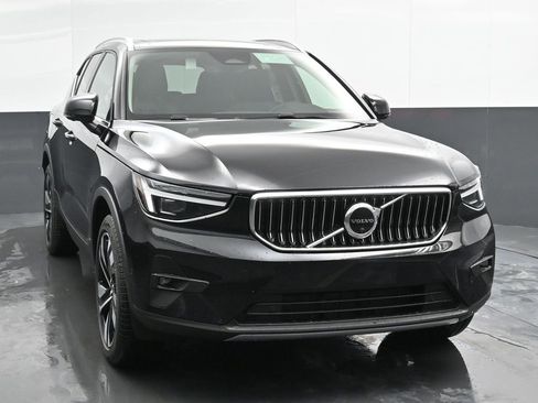 New 2025 Volvo XC40 B5 Ultra w/ Climate Package image 5