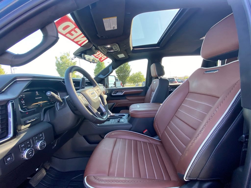 Used 2026 GMC Sierra 2500 Denali Ultimate AWD/4WD image 6
