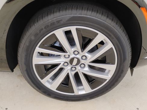 New 2026 Cadillac Vistiq Luxury w/ LPO, Floor Liner Package image 24